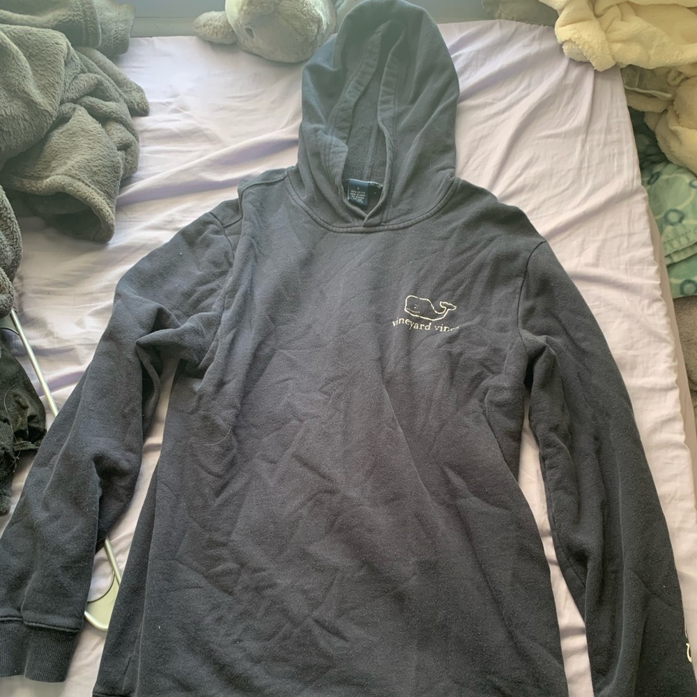 Vineyard vines sweatshirt!